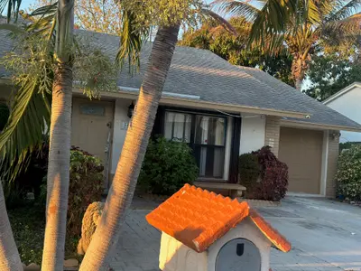 5654 E Ithaca Cir Circle, Lake Worth – Single Family Residence for sale