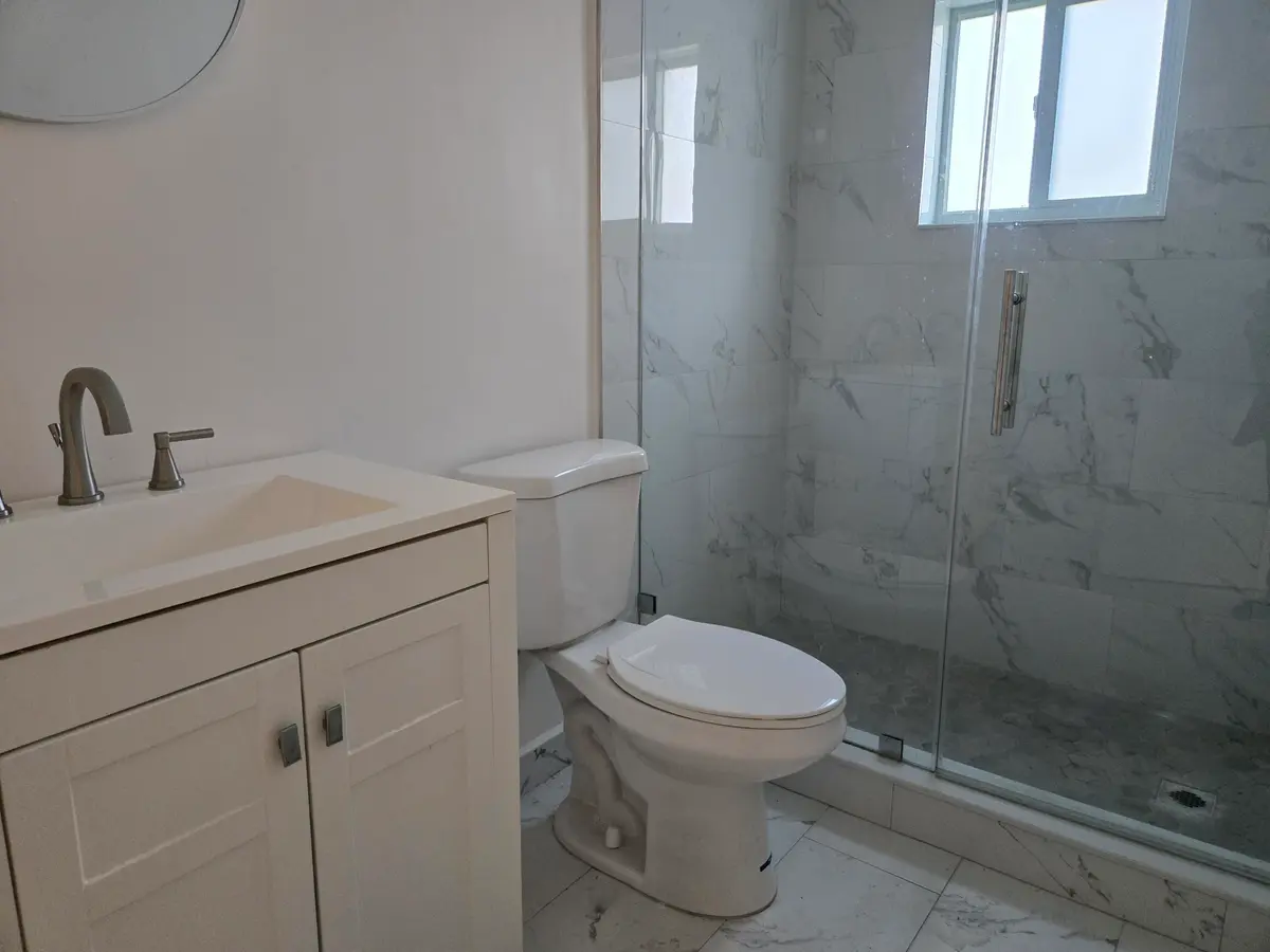 primary shower at 1320 NW 82nd Avenue, Plantation