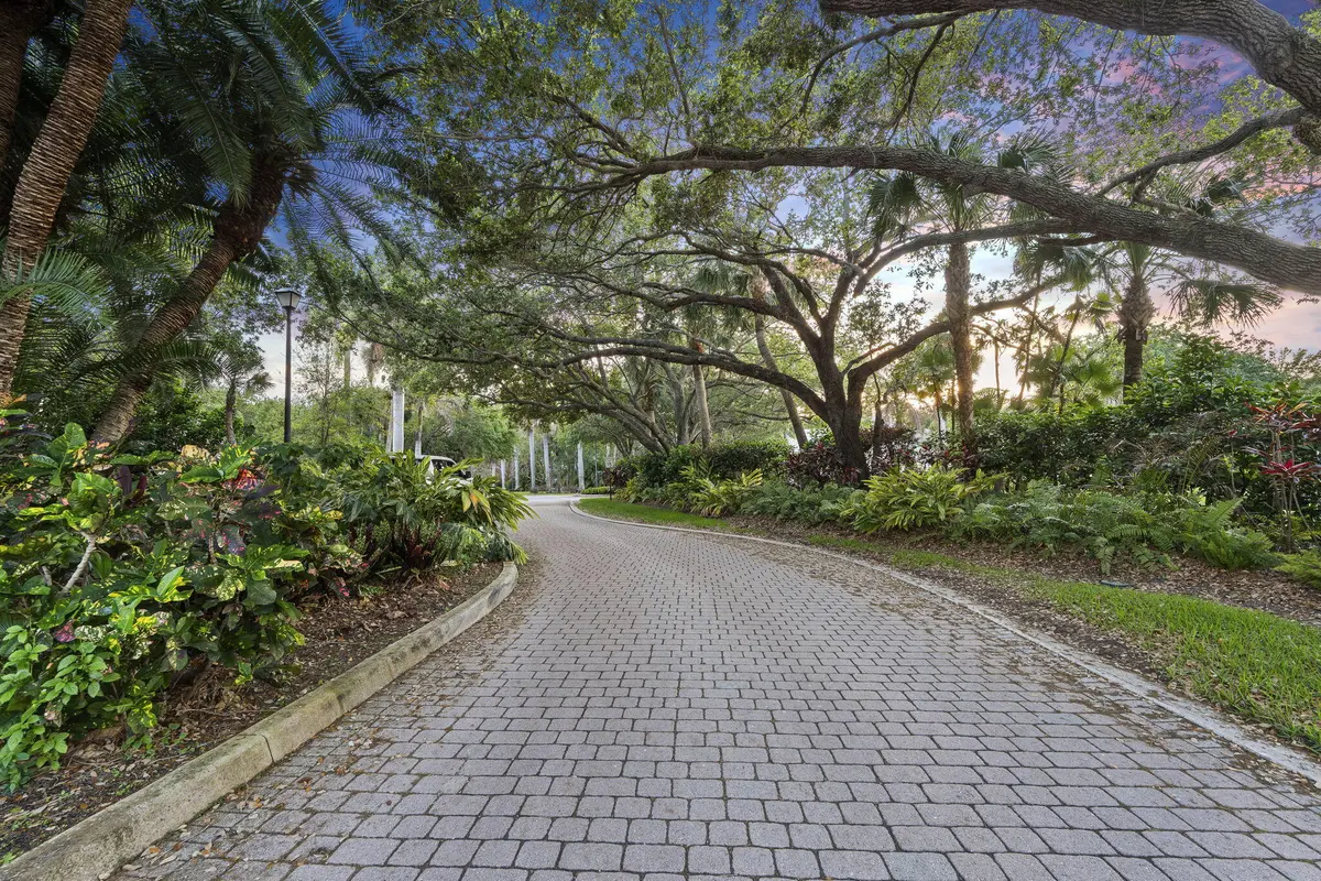 14-web-or-mls-DSC04584 at 4 Castle Hill Way, Stuart