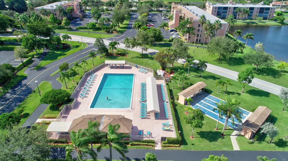 Huntington Lakes (17) at 14887 Bal Moral Lane 204, Delray Beach
