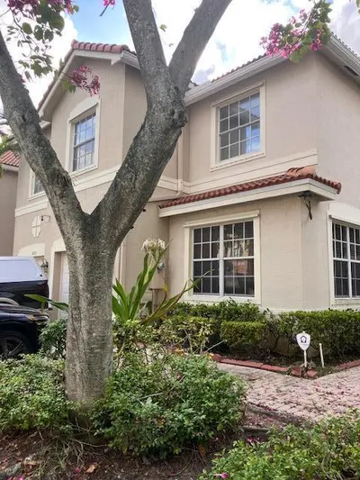 4262 SW 124th Way, Miramar – sold