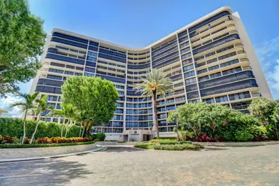 4740 S Ocean Boulevard 1502, Highland Beach – sold