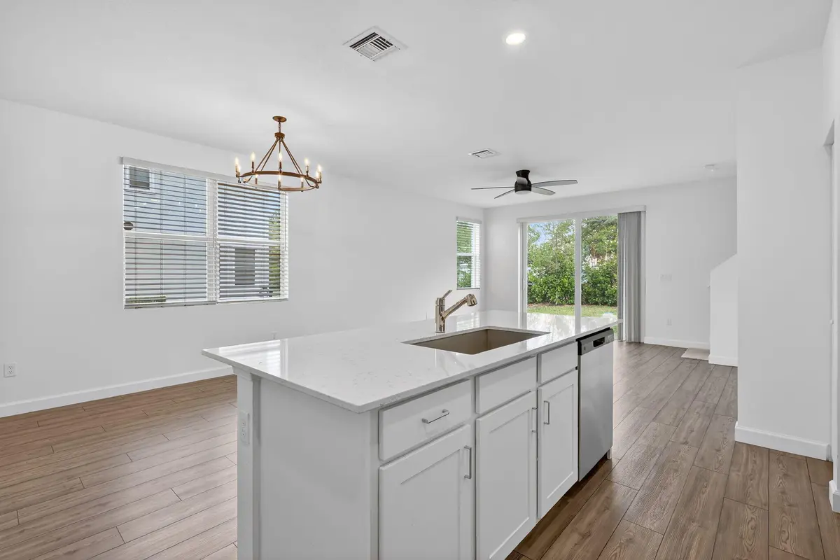 12-web-or-mls-5P1A1389 at 211 SE Woodbark Street, Port St. Lucie