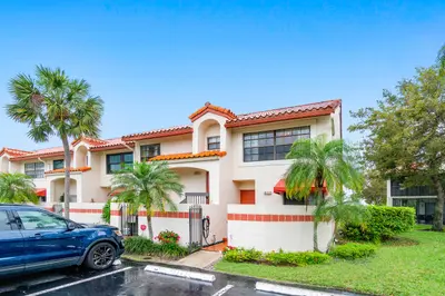 312 Liberty Court, Deerfield Beach – Condominium for sale