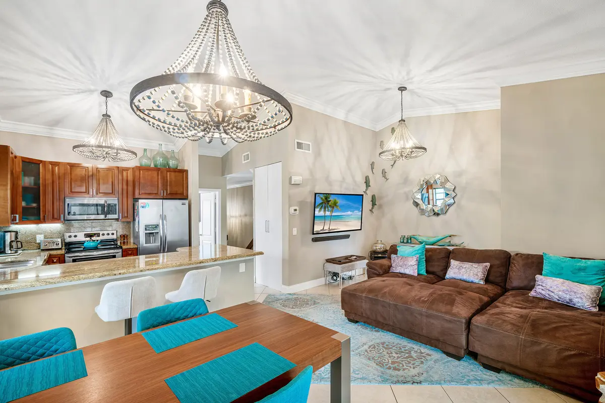 living dining at 312 Liberty Court, Deerfield Beach