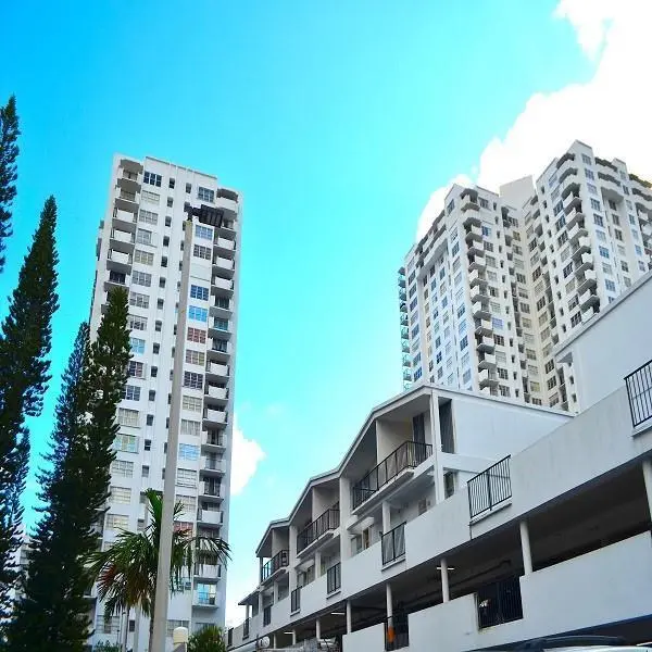 GetMedia (52) at 2750 NE 183rd Street 2202, Aventura