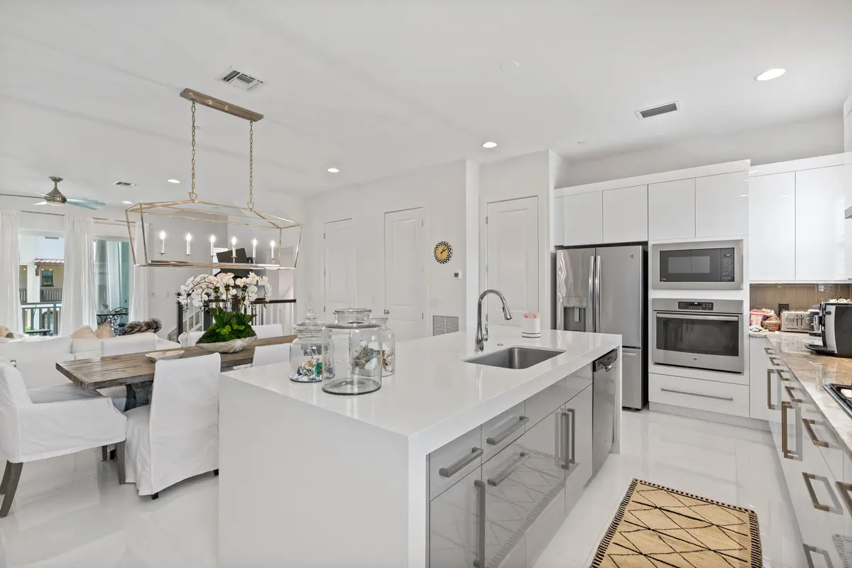 Kitchen at 3024 Franklin Place, Palm Beach Gardens