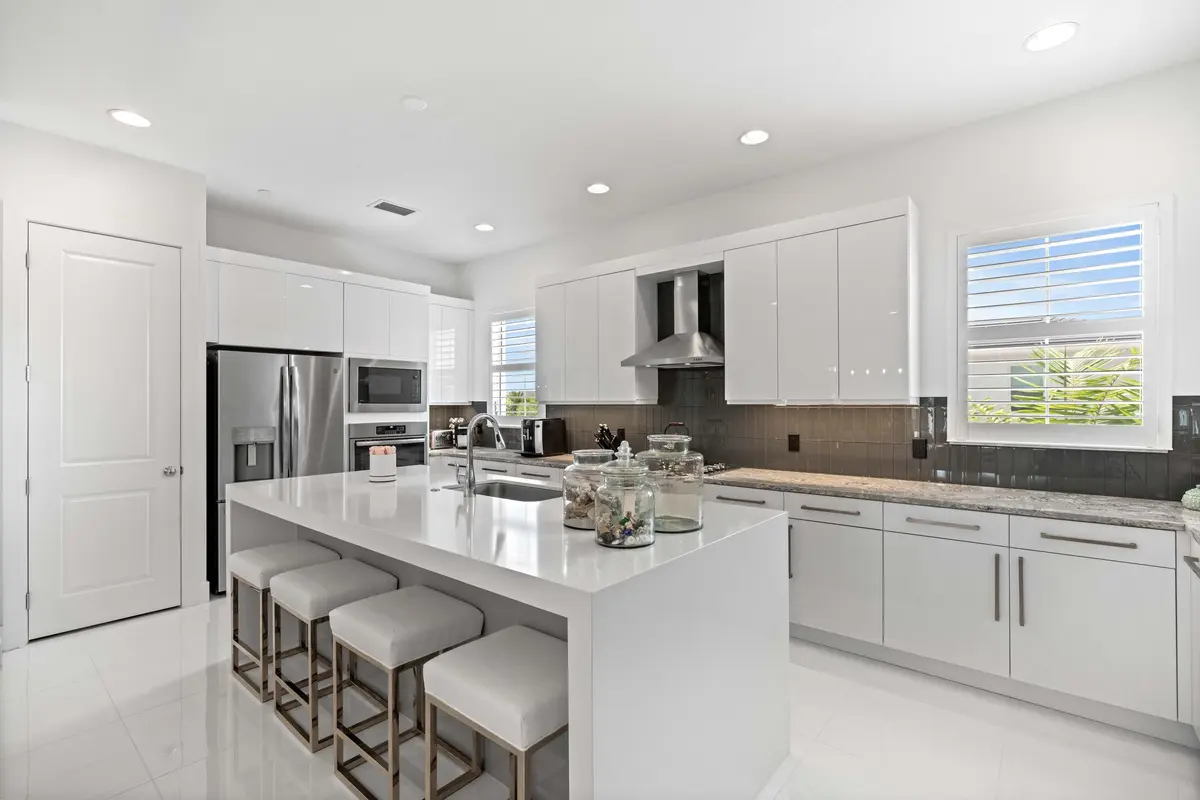 Kitchen at 3024 Franklin Place, Palm Beach Gardens