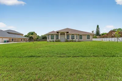 376 SW Paar Drive, Port St. Lucie – sold