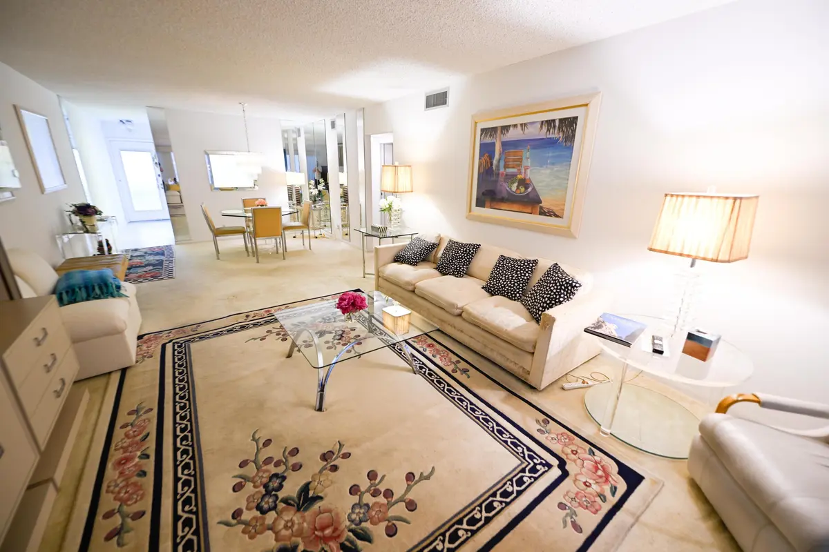Wynmoor J1 at 2901 Victoria Circle J1, Coconut Creek