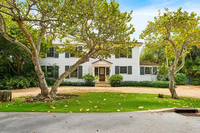 210 Merrain Road, Palm Beach – Single Family Residence for sale