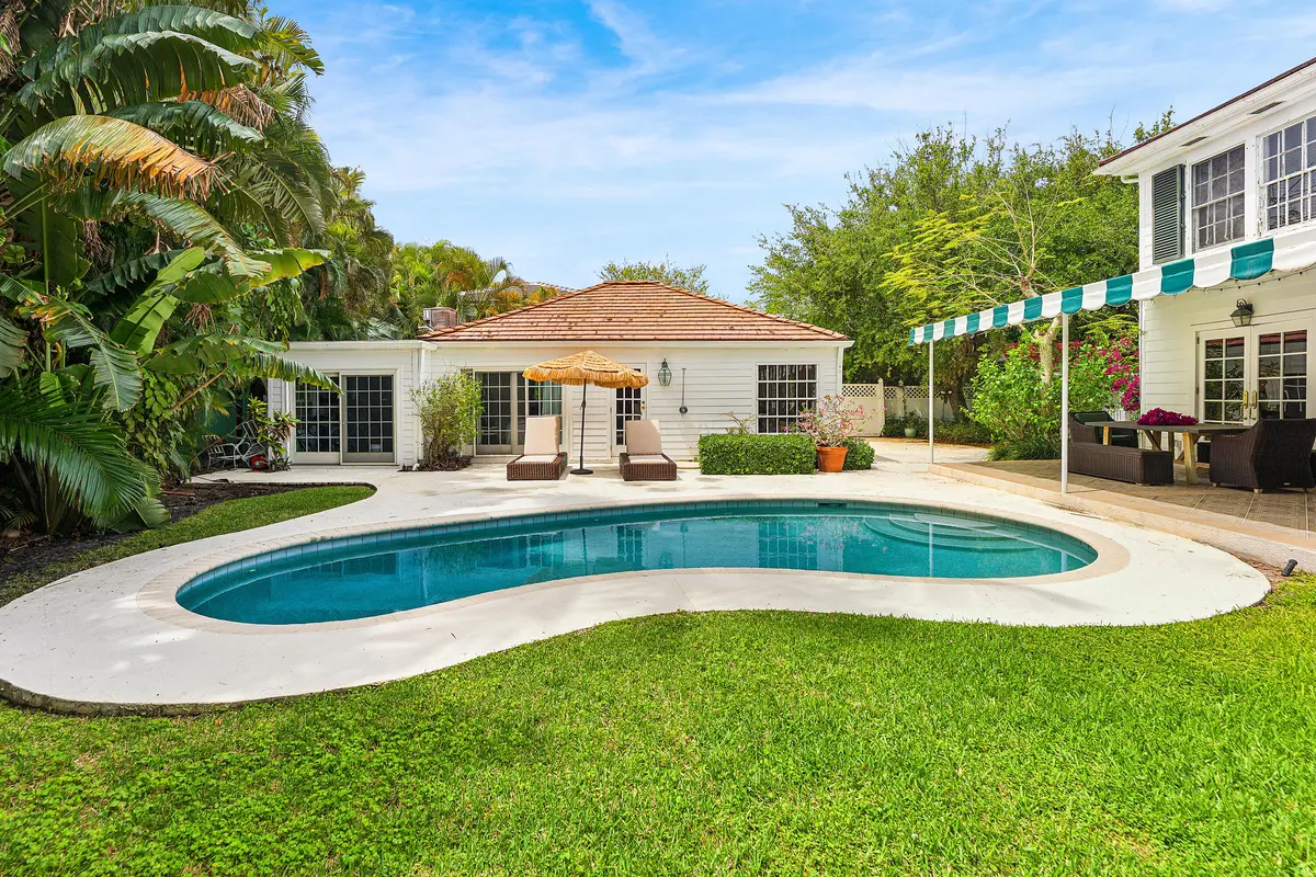Guest House at 210 Merrain Road, Palm Beach