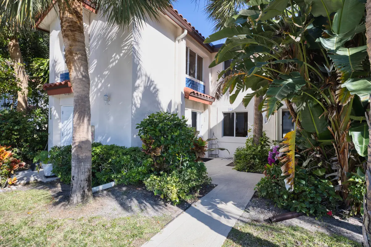 Entrance at 380 NW 67th Street Apt 101, Boca Raton