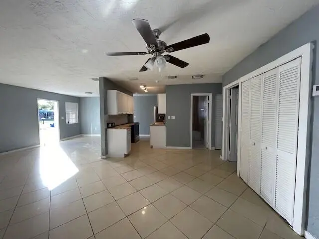 31Dining area at 1749 NW 18th Street, Fort Lauderdale