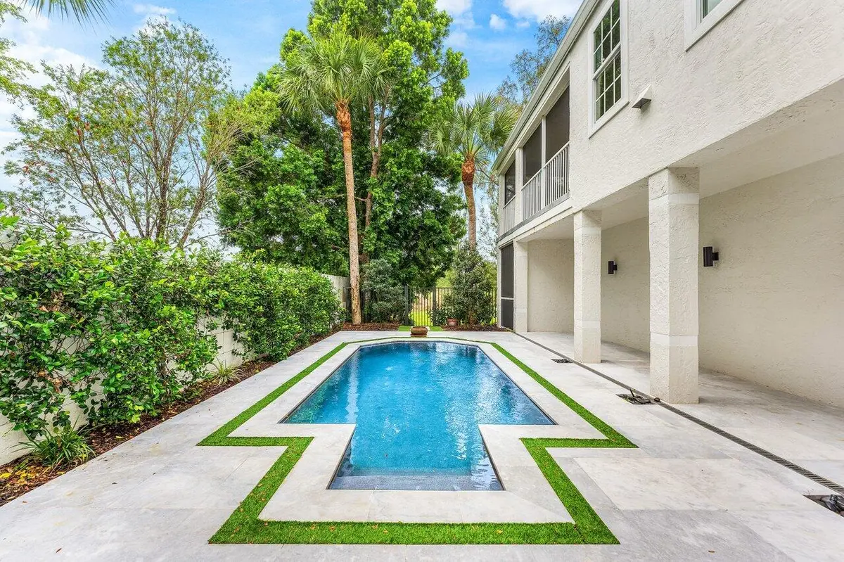 Pool at 11847 Pebblewood Drive, Wellington