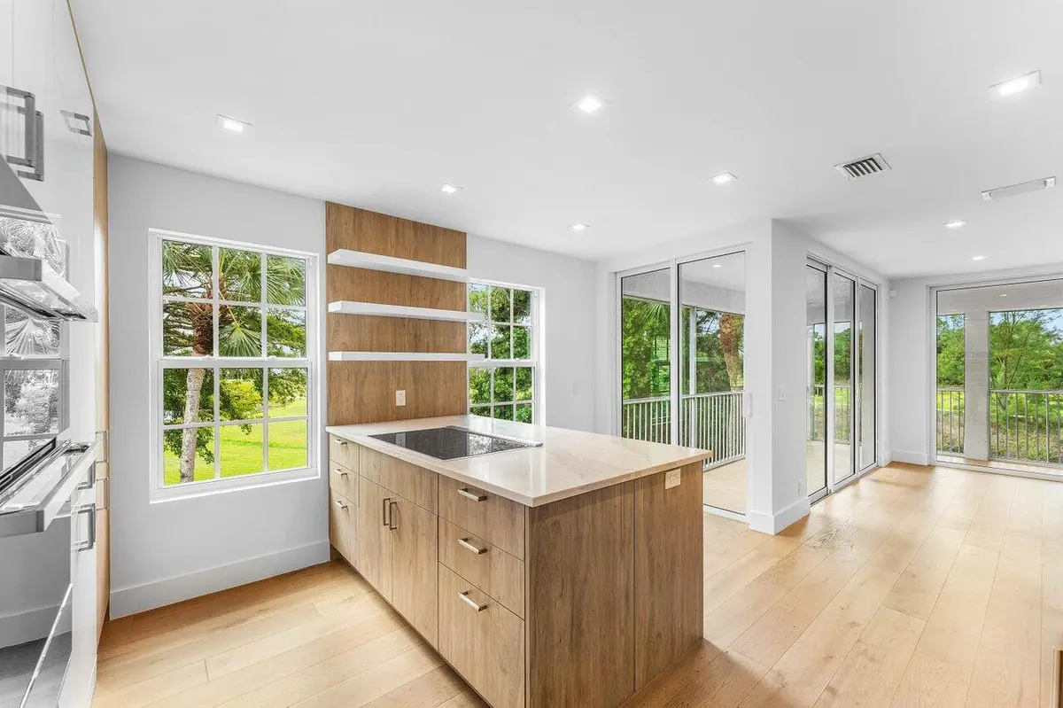 Kitchen at 11847 Pebblewood Drive, Wellington