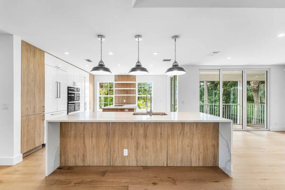 Kitchen at 11847 Pebblewood Drive, Wellington