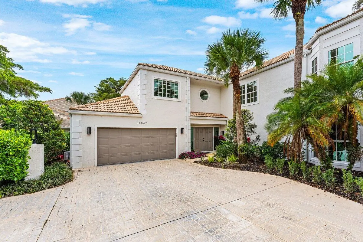 Front Exterior at 11847 Pebblewood Drive, Wellington