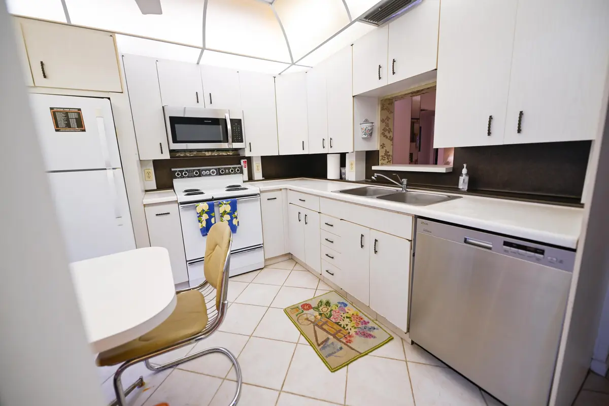 Lester7 at 2901 Victoria Circle J1, Coconut Creek