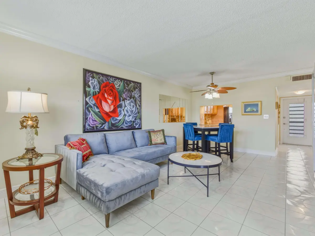LIving to Dining at 9810 Marina Boulevard 1136, Boca Raton