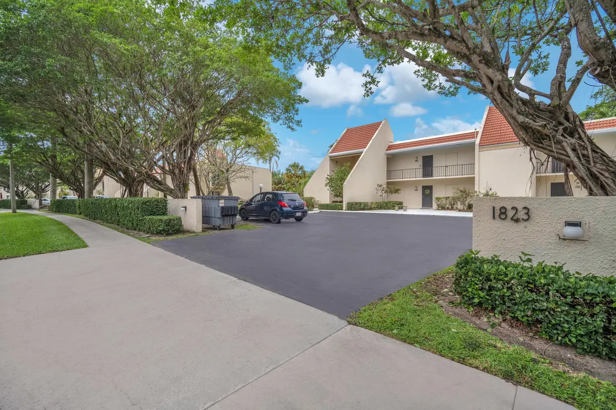 2-web-or-mls-DSC03890 at 1823 Presidential Way E101, West Palm Beach