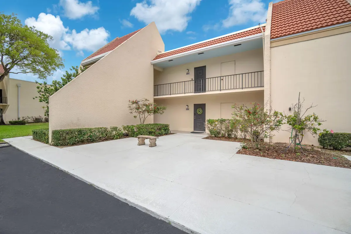 3-web-or-mls-DSC03891 at 1823 Presidential Way E101, West Palm Beach