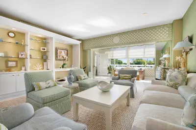 389 S Lake Drive 2d, Palm Beach – sold