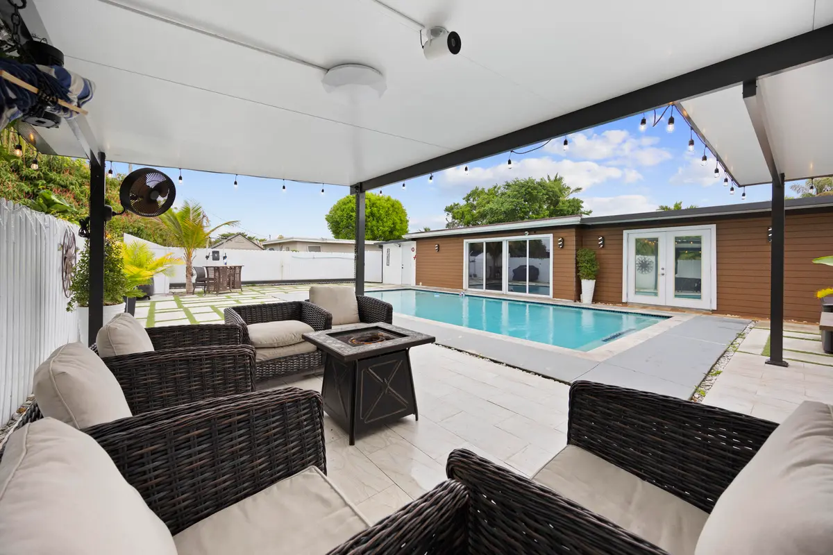 55_453a1464 at 1895 Violet Avenue, West Palm Beach
