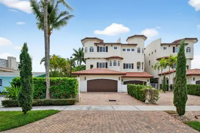 1942 NE 6th Street C, Deerfield Beach – Townhouse for sale