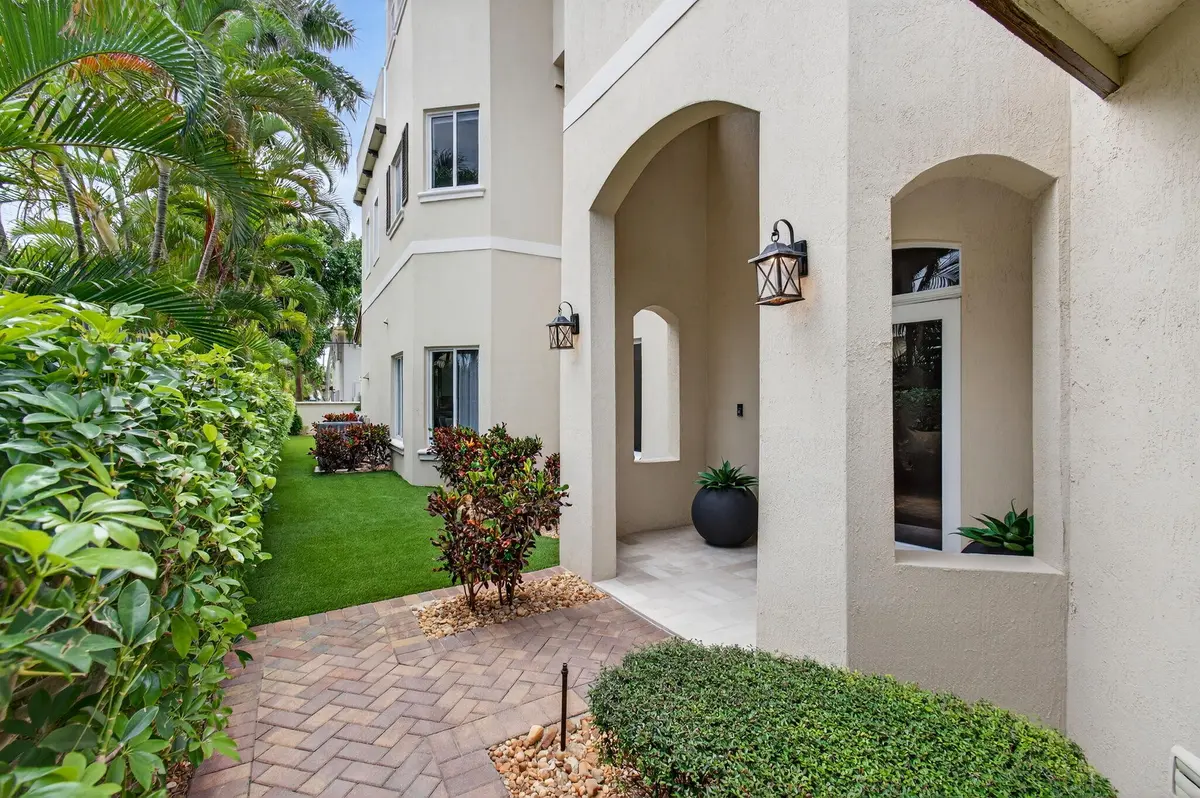 9-web-or-mls-DSC_9096 at 1942 NE 6th Street C, Deerfield Beach