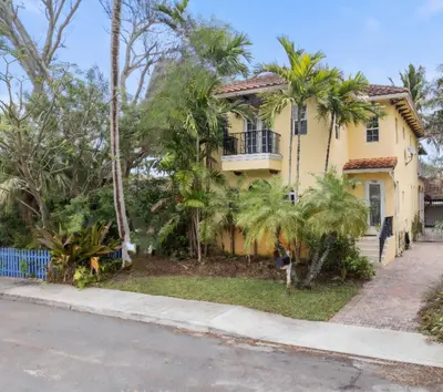 218 N Palmway, Lake Worth Beach – Single Family Residence for sale