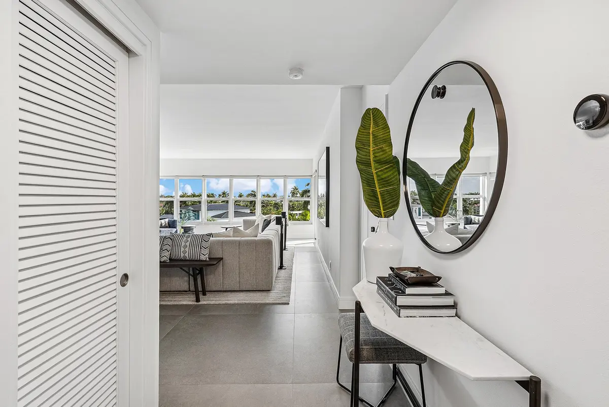 Entrance at 1000 Lowry Street 5d, Delray Beach