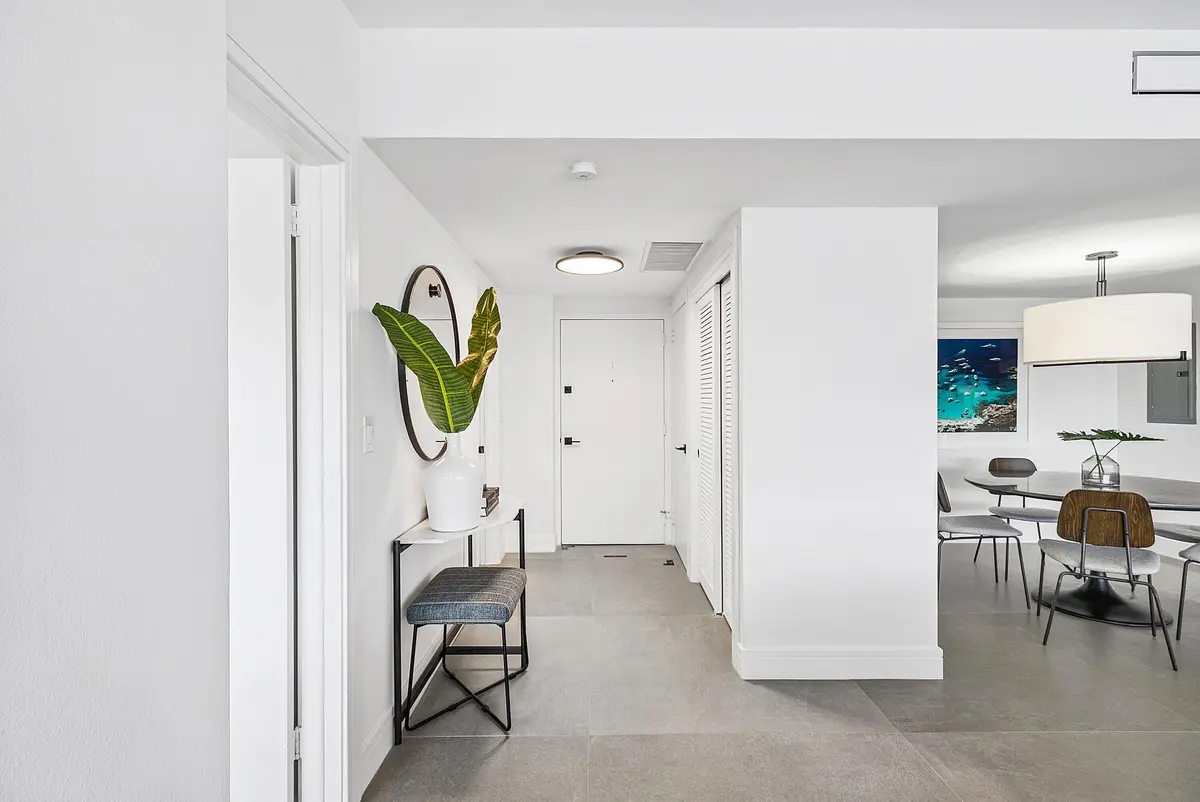 Entrance at 1000 Lowry Street 5d, Delray Beach
