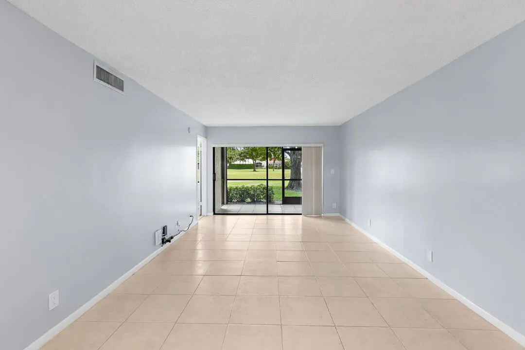 Great Room at 12962 Briarlake Drive 103, Palm Beach Gardens
