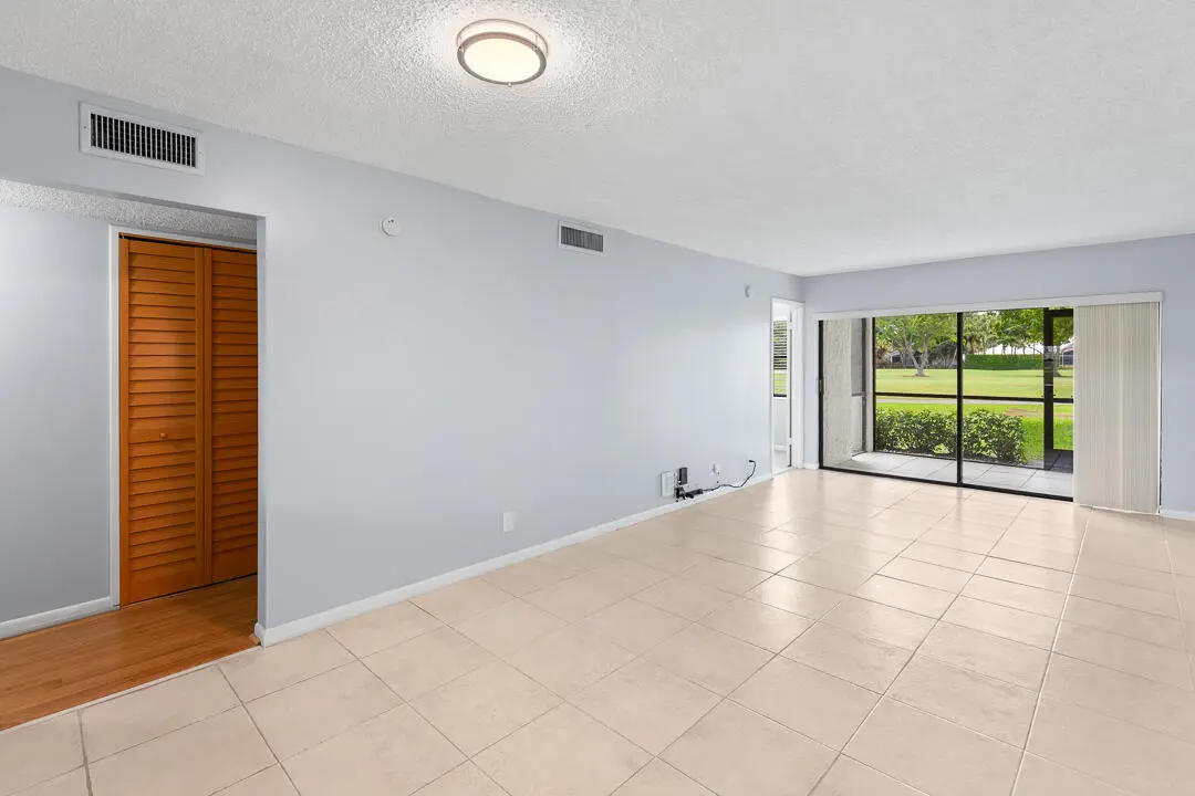 Great Room at 12962 Briarlake Drive 103, Palm Beach Gardens