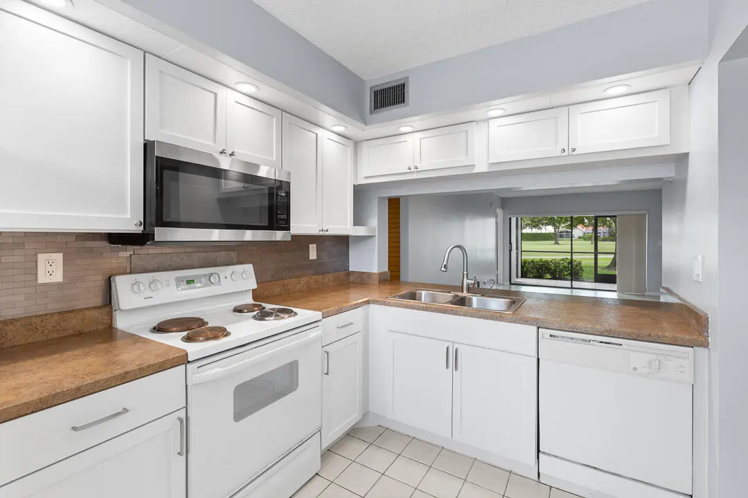 Renovated Kitchen at 12962 Briarlake Drive 103, Palm Beach Gardens