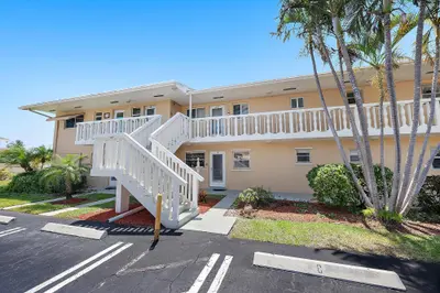 2164 NE 1st Way 102, Boynton Beach – sold