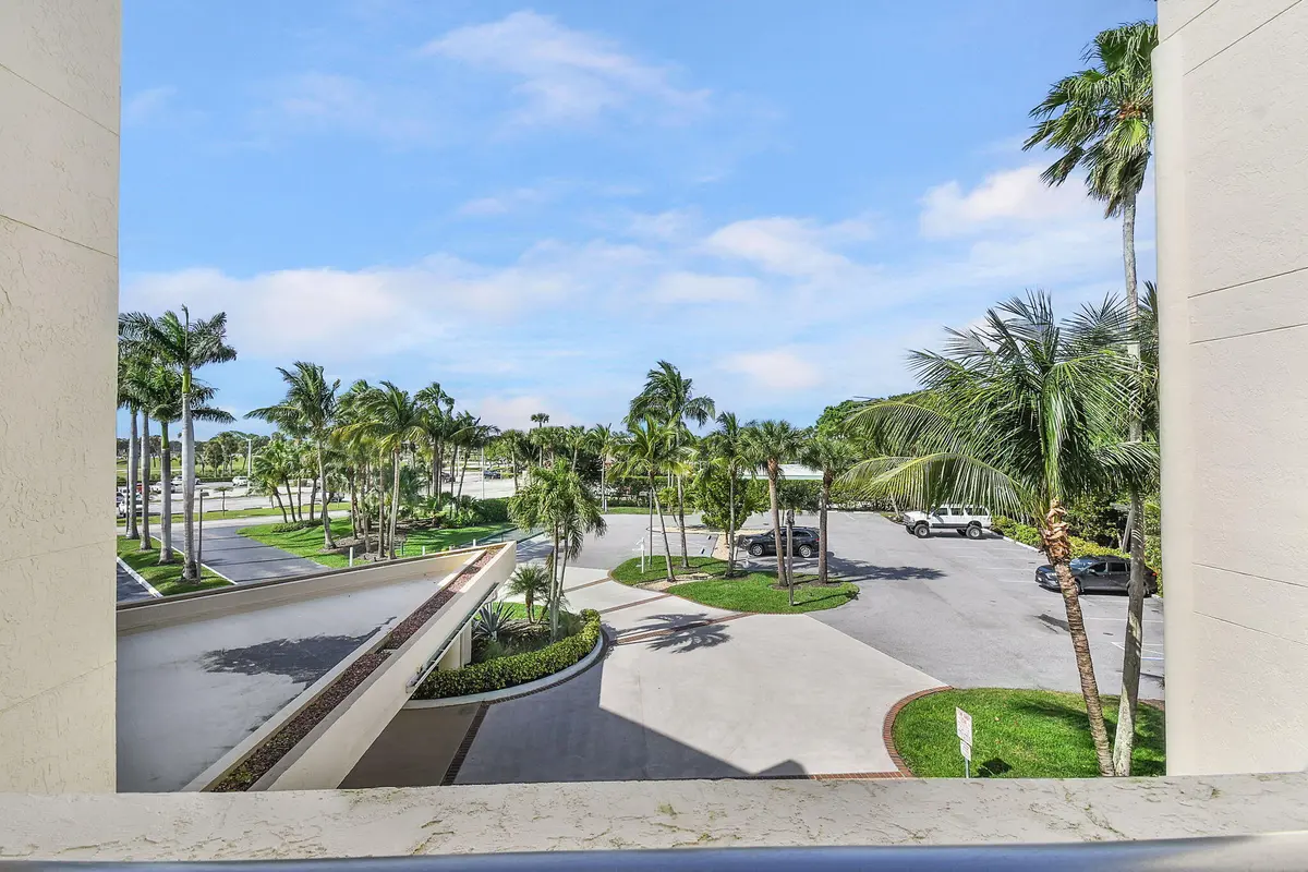 4-web-or-mls-500_6284 at 221 NE Plantation Road 316, Hutchinson Island