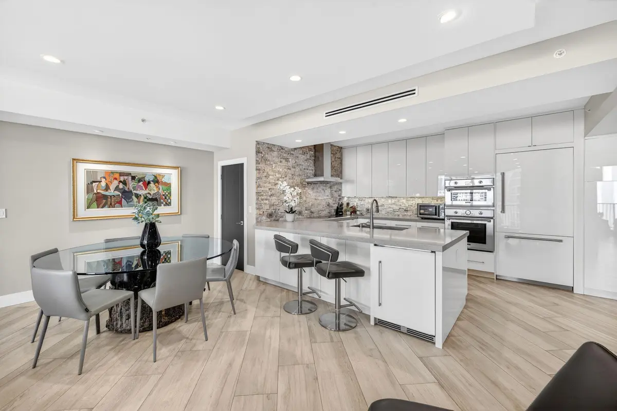 21-web-or-mls-21-print-699A6167 at 100 S Birch Road 803, Fort Lauderdale