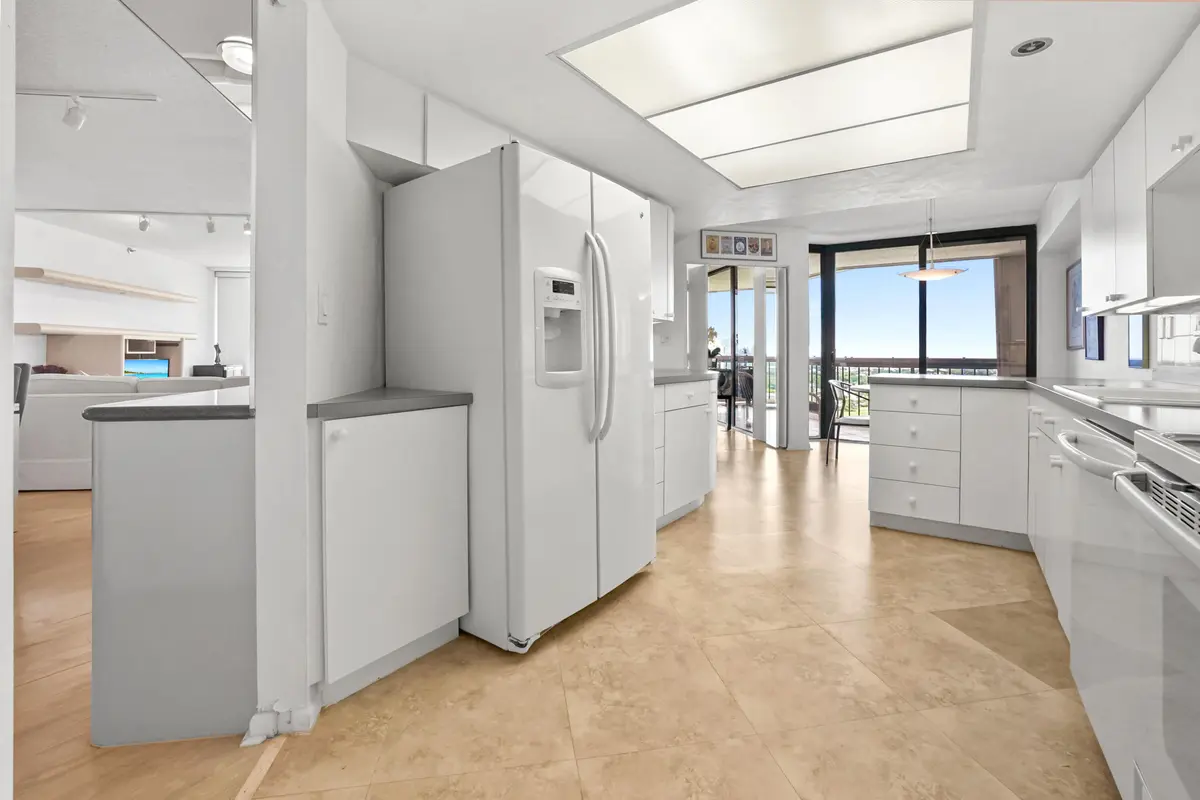 16 Kitchen 02 at 1900 Consulate Place 1906, West Palm Beach