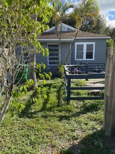 102 NW 28th Way, Fort Lauderdale – sold