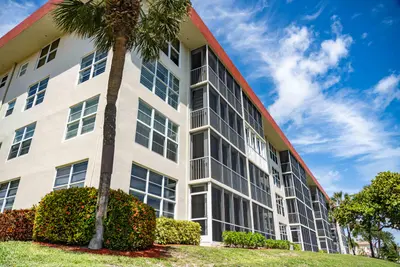 3180 NE 48th Court 201, Lighthouse Point – sold