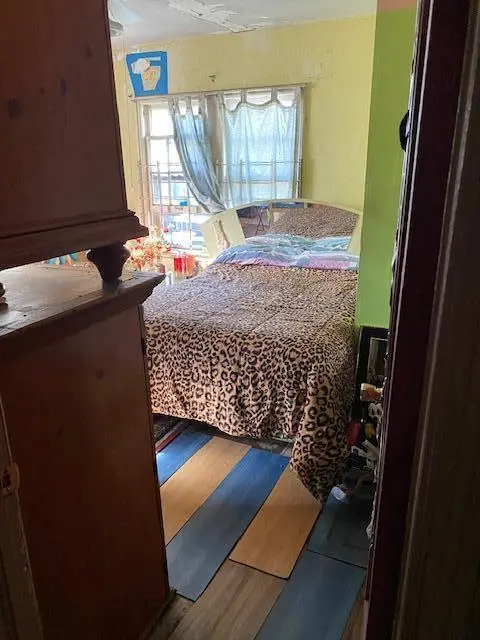 Guest room at 102 NW 28th Way, Fort Lauderdale