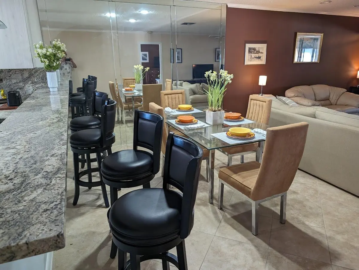 Pines Dining at 1710 NW 18th Avenue 204, Delray Beach