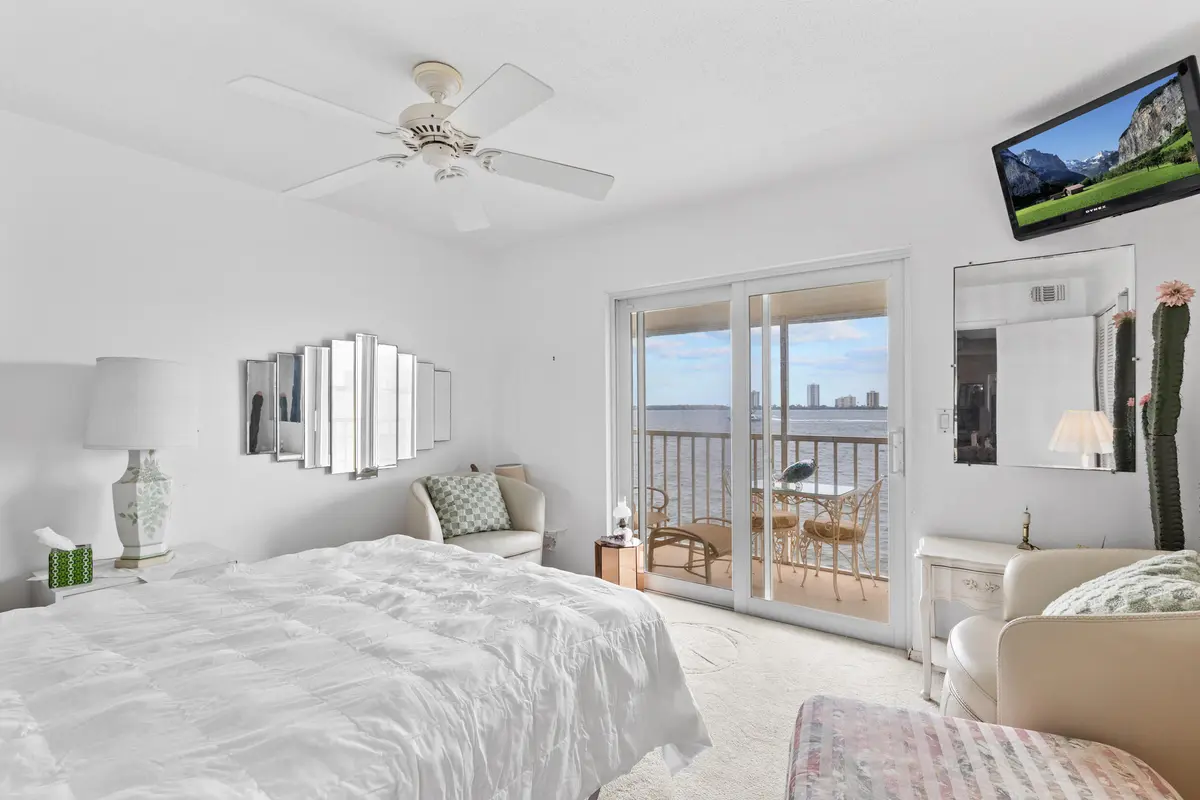 25_1z3a1781 at 101 Doolen Court 305, North Palm Beach