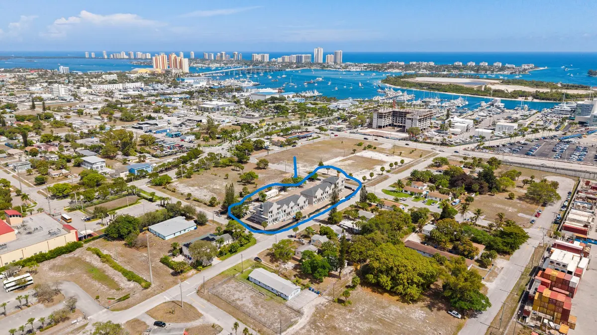 L Onz ariel 1 at 1102 W 11th Street, Riviera Beach
