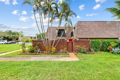 2774 SW 15th Street 2774, Deerfield Beach – sold