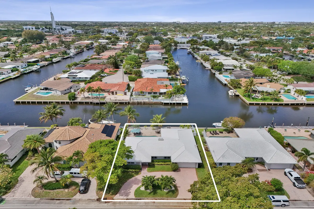 DJI_20260331122638_0192_D at 5711 Bayview Drive, Fort Lauderdale