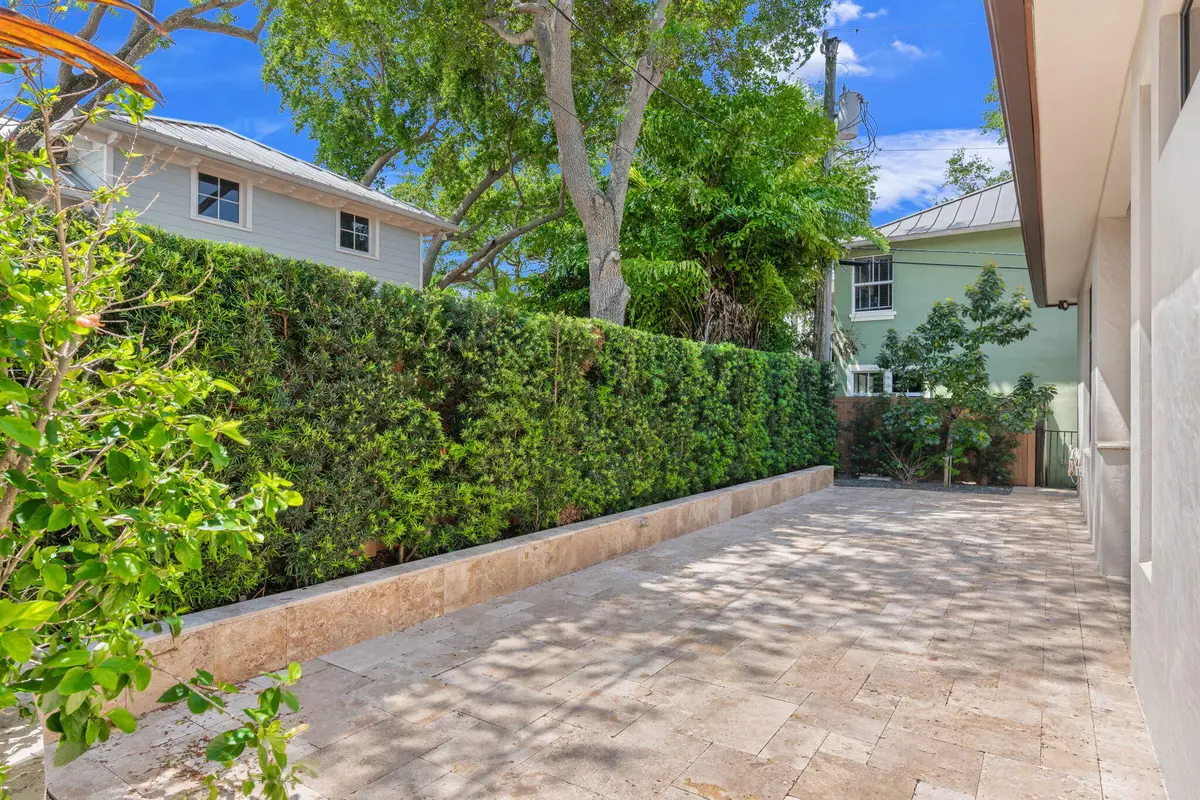 6-web-or-mls-1212 Ponce de Leon Dr Fort at 1212 Ponce De Leon Drive, Fort Lauderdale
