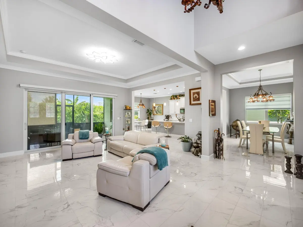 8-web-or-mls-006 at 5857 Whippoorwill Circle, Westlake